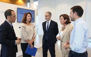 La Diputación y la Fundación "la Caixa" enseñarán a los mayores de la provincia a realizar trámites por internet